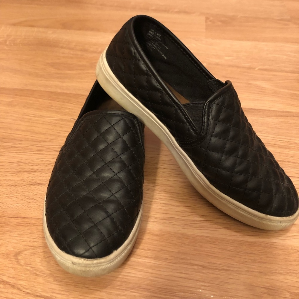 💚 5 for $15! 💚 Girls (Kids) Quilted Black Slip On Sneakers
